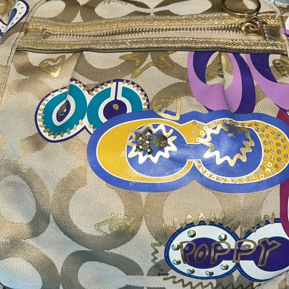 Coach Poppy Rare 15311 signature C Tan & Gold Op Art Graffiti vinyl & Bling - Picture 9 of 17